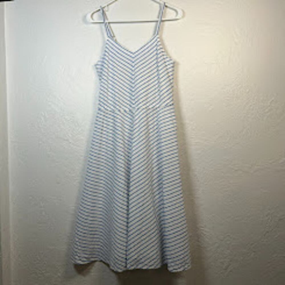 LL Bean Signature Chevron Striped Seersucker Fit & Flare Dress 6 White Blue